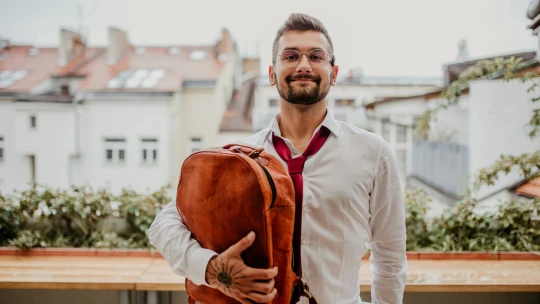 Dobrodruh podnikatel. Kožené výrobky z Indie dostal Matějček už k desetitisícům Čechů