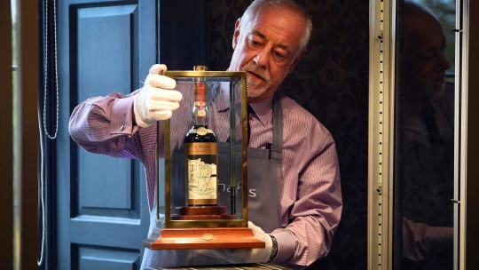 Lahev za všechny prachy. Whisky Macallan se na aukci prodala za milion liber