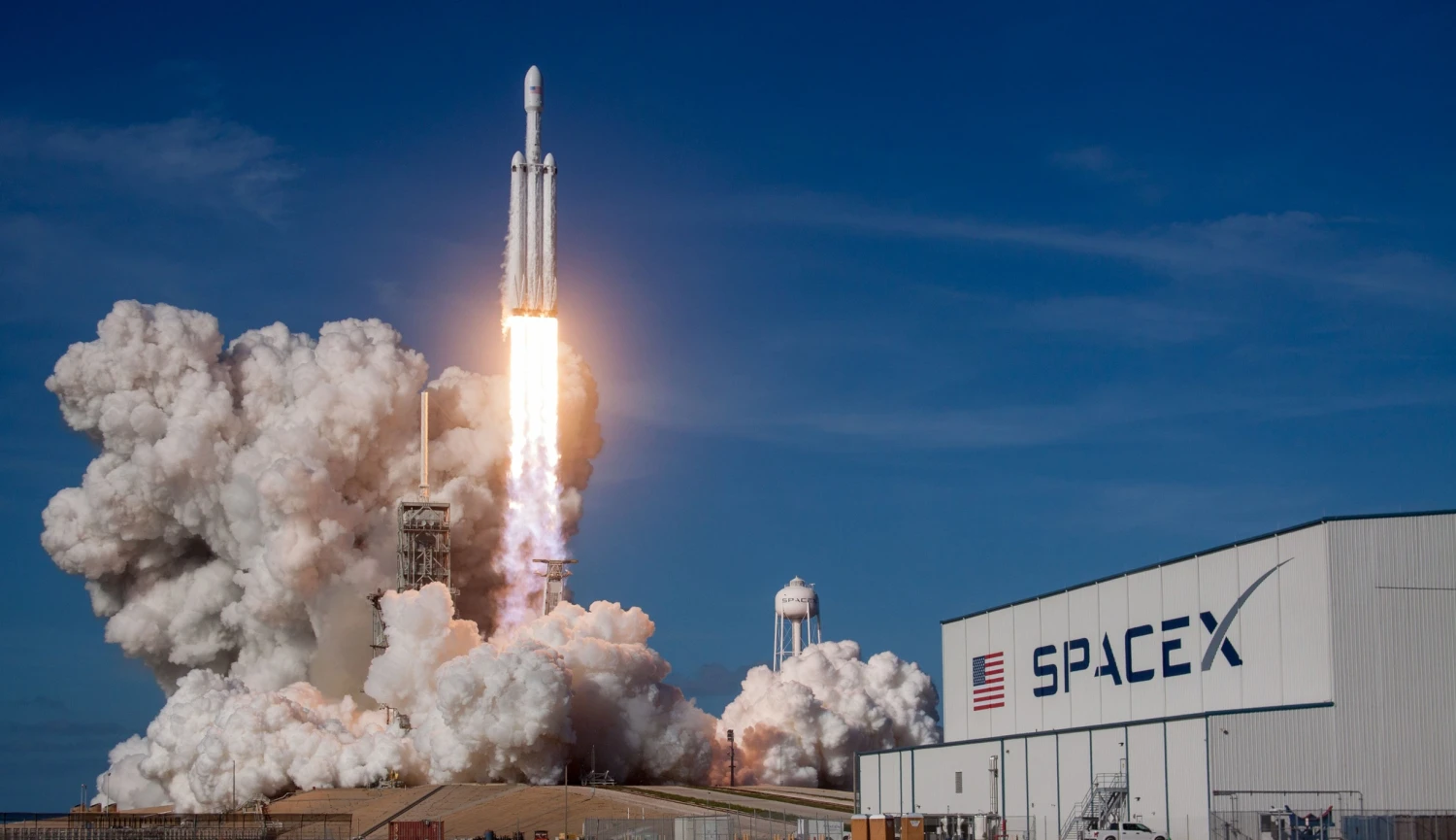 SpaceX podala žádost o vstup na burzu. Prodejem akcií může získat až 75 miliard dolarů