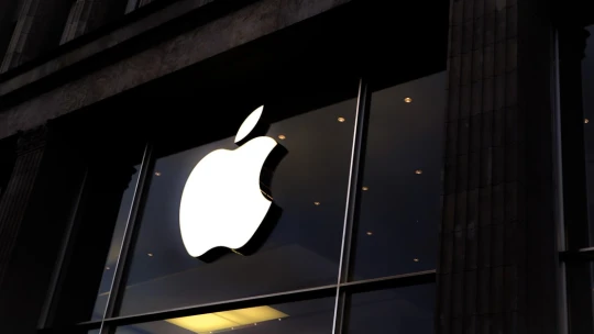Zákazníci si na nové modely iPhonů počkají. Covid v&nbsp;Číně omezil výrobu
