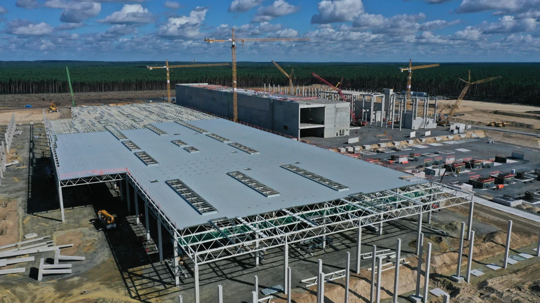 Tesla rozšiřuje továrnu v&nbsp;Německu. Ochránci přírody se bouří