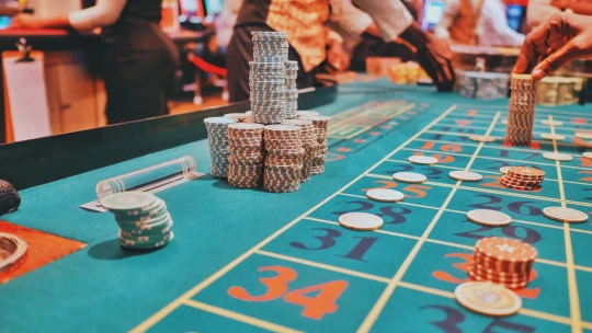 Sázka na jistotu? Blackstone Group chce koupit australská kasina Crown Resorts