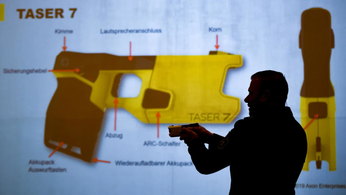 Policisté bez pistolí. Dejte nám deset let, říká zakladatel a&nbsp;šéf Taseru