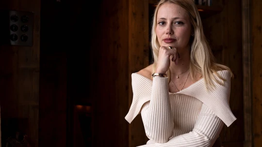 Život jako bondovka, rekapituluje Češka v&nbsp;Sotheby’s&nbsp;svou kariéru