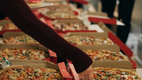 Pizza domů, ale bez poslíčka. V&nbsp;Houstonu bude pizzu doručovat samořídící auto