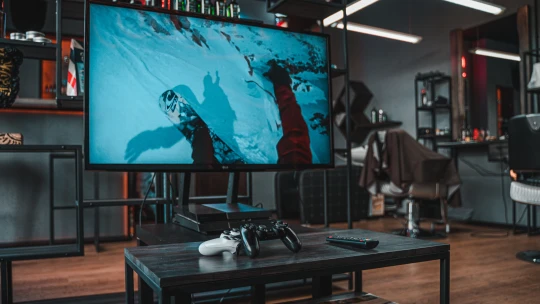 Když už sedět u&nbsp;filmů na gauči, tak pořádně. Nechte se inspirovat gadgety pro domácí kino