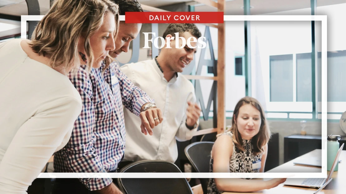 Zpátky do kanceláří? Na pár dní v týdnu, zní z českých firem