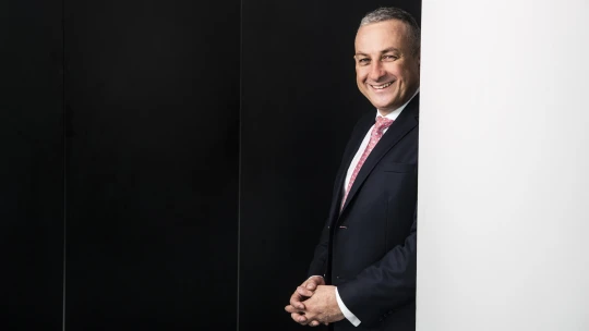 Vláda schválila cenové stropy energií i&nbsp;pro velké firmy. Kompenzace vyjdou na 170 miliard