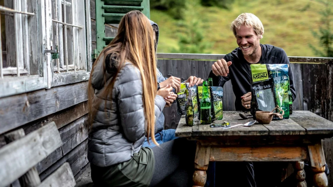 Jelení ragú do pouště i&nbsp;na Everest. Tihle Češi mění jídlo pro cestovatele
