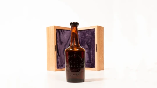 Nejstarší whisky světa jde do aukce. Jednu lahev měl Roosevelt i&nbsp;Truman