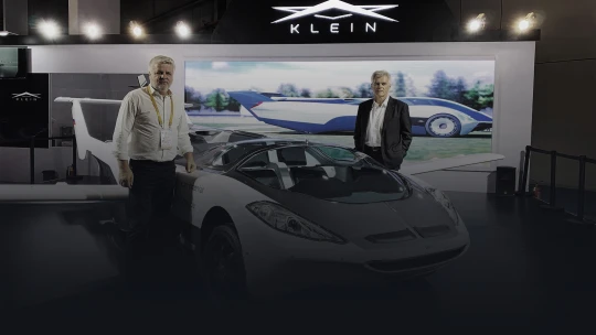 Z Nitry do Bratislavy za 30 minut. AirCar absolvovalo svůj dosud nejdelší let