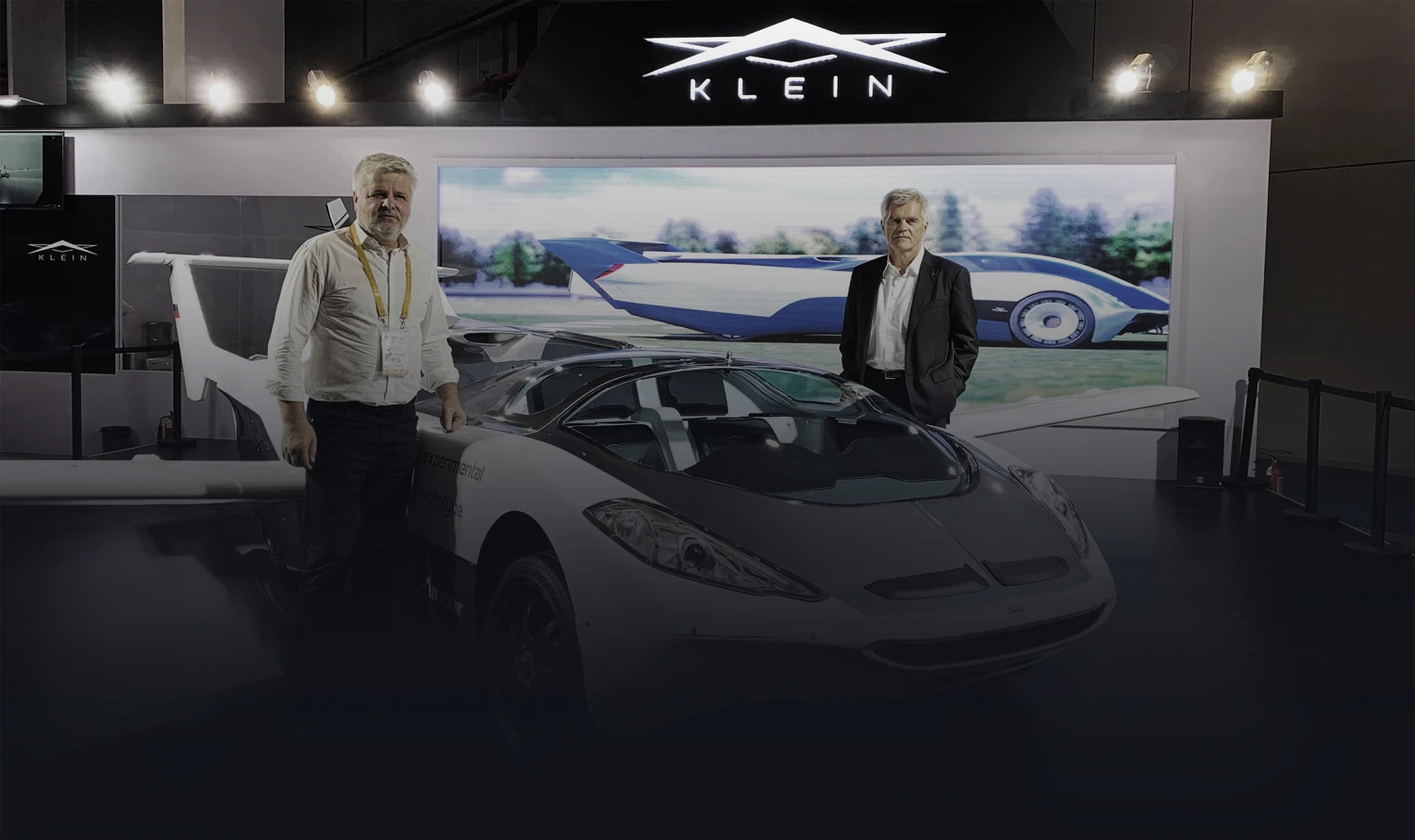 Svět chtěl létající auta a&nbsp;Slováci si to vzali k&nbsp;srdci. Sériové výrobě AirCar už nic nebrání