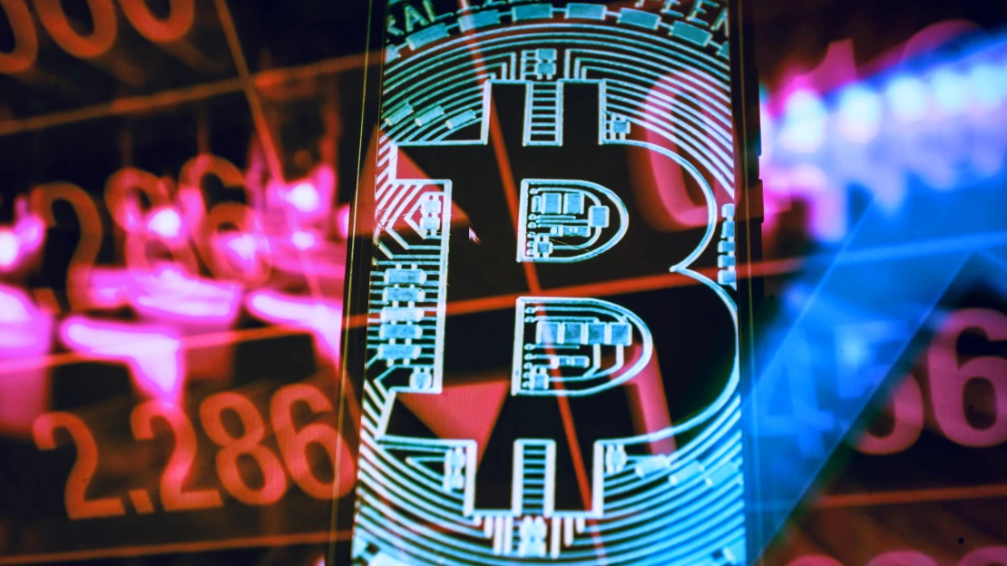 Bitcoin spadl pod 30 tisíc dolarů. Trh s&nbsp;kryptoměnami ztratil téměř 100 miliard