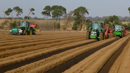 Největší zemědělský obchod posledních let. Ohrozí krajinu, varuje analytik