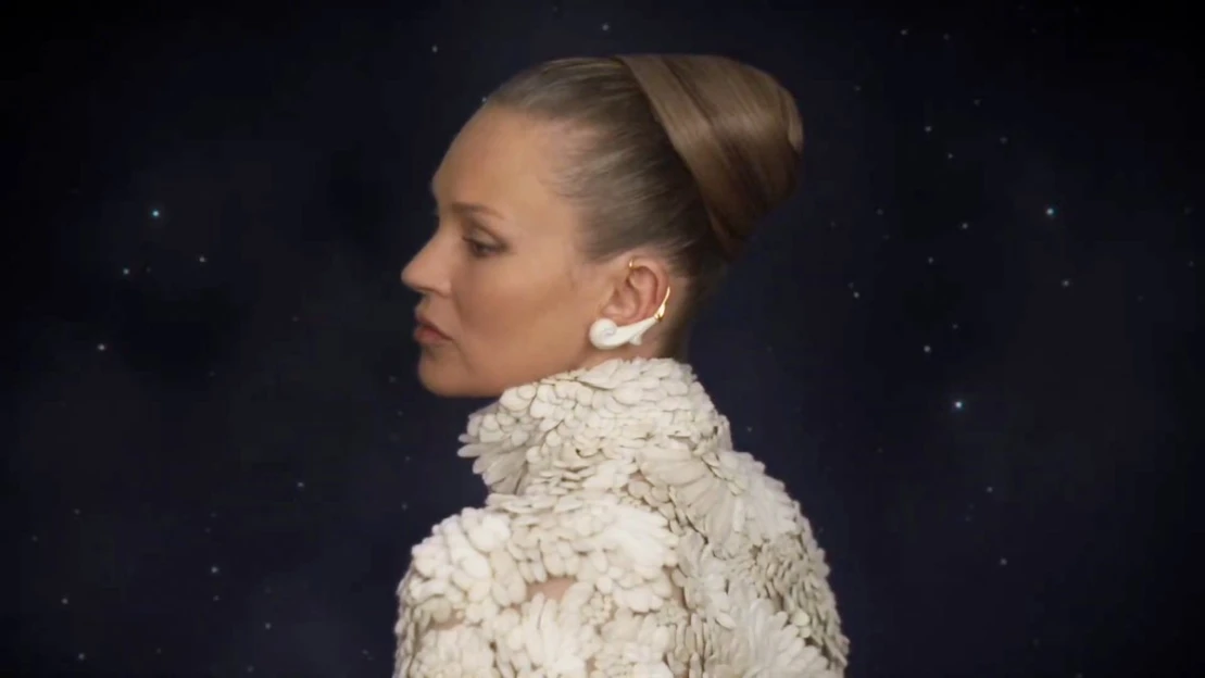 Móda jako z&nbsp;klasického italského filmu. Fendi představilo novou haute couture kolekci