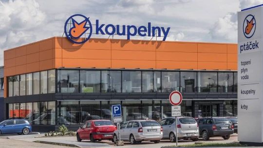 Miliardář Ptáček si zpívá. Dostal povolení ke koupi prodejce sanity Maro