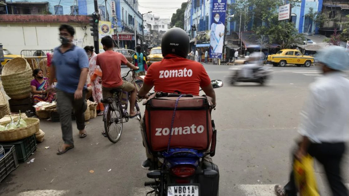Sázka na donášky. Akcie indické společnosti Zomato po&nbsp;vstupu na burzu zdvojnásobily hodnotu