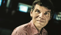 Chci, aby lidé nečekali na operace, říká miliardář Dědek. A tak pro ně staví kliniku