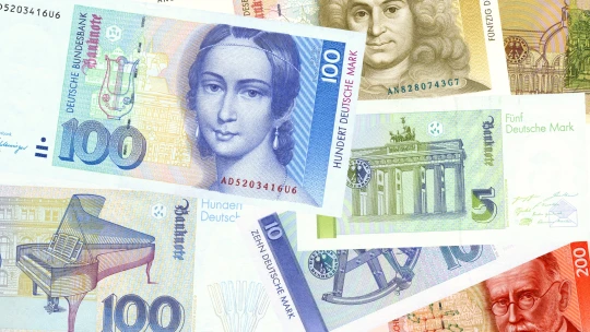 Zbyly vám německé marky? Němcům jich doma leží za miliardy, stále jdou vyměnit
