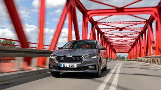 Prodej nových osobních aut v Evropě klesl o 2,4 procenta. V Česku naopak vzrostl