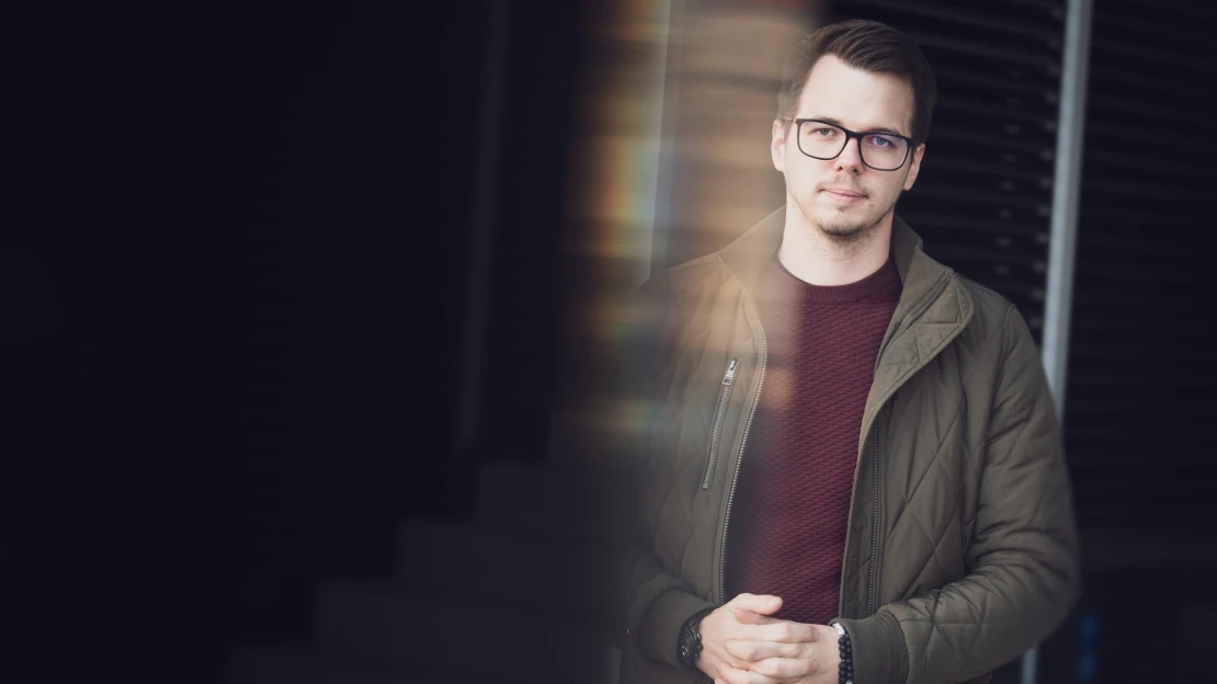 Falešný hráč. Mladý investor čelí obvinění z&nbsp;podvodu za 1,5 miliardy