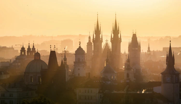 Praha v oparu