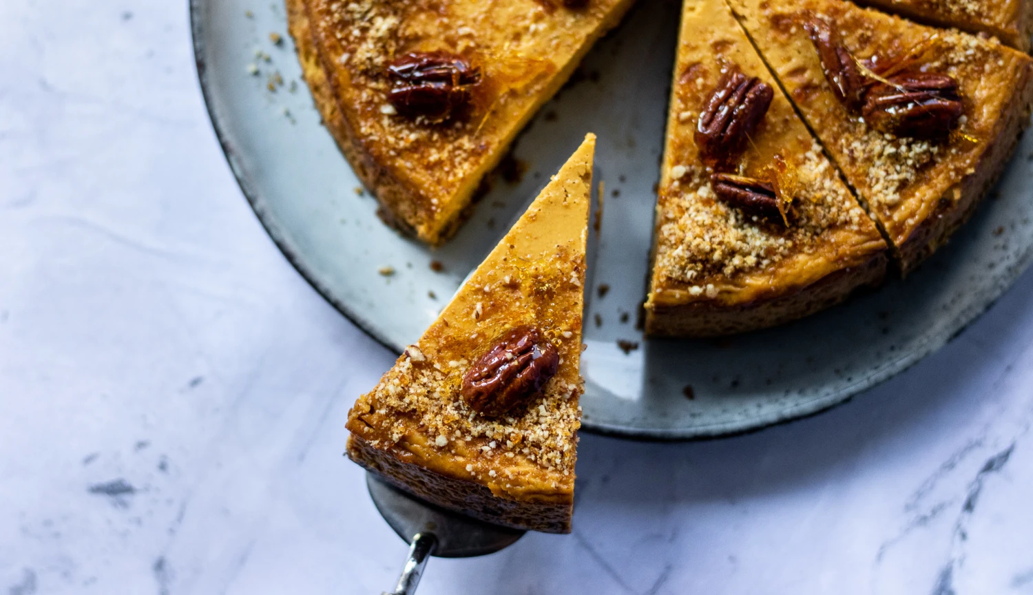  dýňový cheesecake s pomerančem a pekanovým griliášem