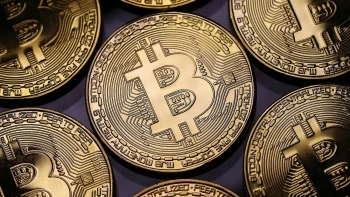 Pizza, ponožky, skládky. Kdo přišel o nejvíc bitcoinů?