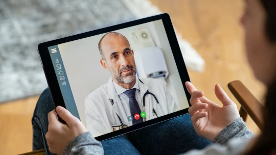 U doktora ve vlastním obýváku. Jak a&nbsp;proč telemedicína mění a&nbsp;zachraňuje životy
