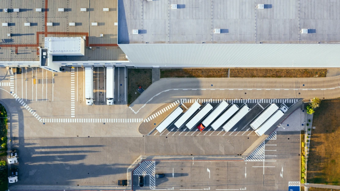 Plné sklady. Jak se dnes vyplatí investice do logistických parků a&nbsp;hal
