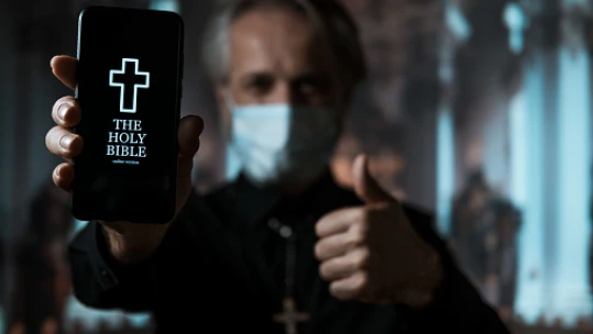 Vatikán inovoval svou  mobilní aplikaci. Má pomáhat s&nbsp;modlitbami