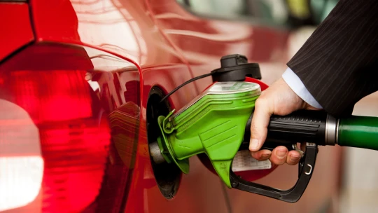 Nafta za týden zdražila téměř o korunu. Je to největší nárůst za deset let