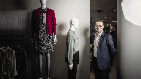 Marks & Spencer slaví v&nbsp;Česku 25 let. I&nbsp;přes covid a&nbsp;brexit tady dál rosteme, říká šéf firmy