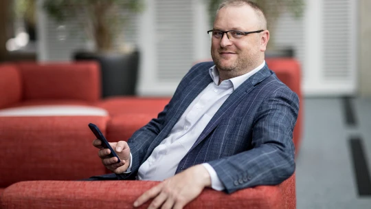 Hravě spořit po&nbsp;„drobných“ a&nbsp;zdarma investovat? To vás bude bavit