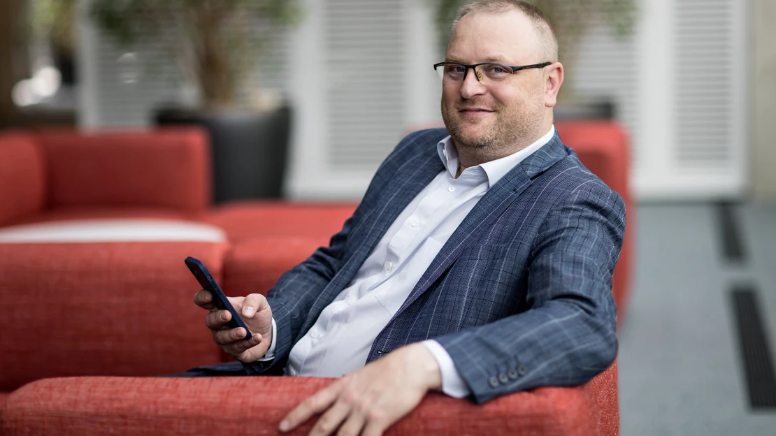 Hravě spořit po&nbsp;„drobných“ a&nbsp;zdarma investovat? To vás bude bavit