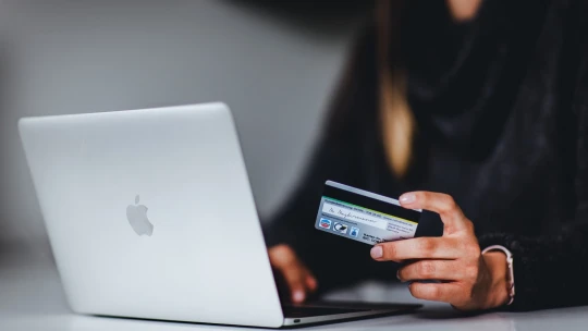 Black Friday za čtyři miliardy. Nejistá doba přihrává e-shopům rekordní tržby