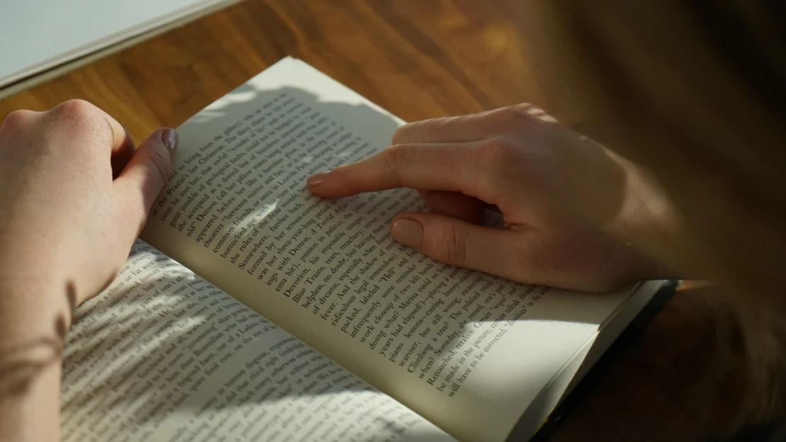 Sedm knih na dlouhé večery: Sexy dorty, farářka i&nbsp;kalhotky v&nbsp;posteli