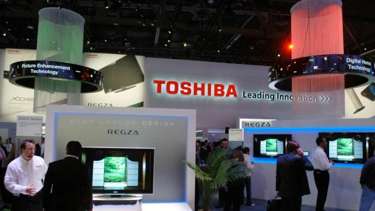 Toshiba může odejít z akciového trhu. Skupina investorů ve firmě získala většinu