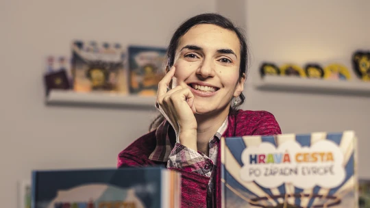 Proti proudu. Hana Šormová vystudovala matematiku a teď si dobře spočítala, že je nejlepší čas otevřít kamenný obchod