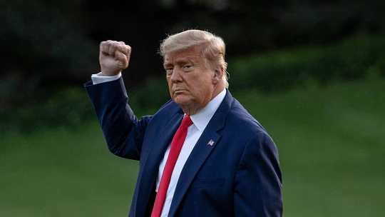 Nic než pravdu, k tomu nám dopomáhej Trump. Jeho sociální síť získala miliardu dolarů