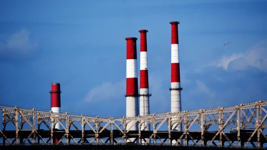 Divoký prosinec na trhu s povolenkami. Jejich cena tlačí elektřinu k rekordům