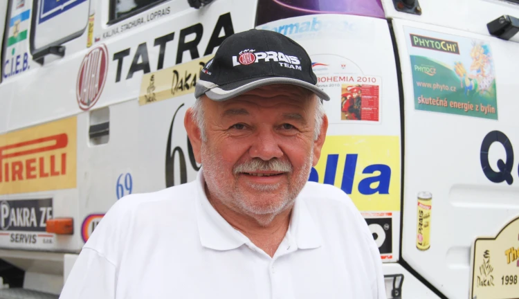 Karel Loprais před svou Tatrou