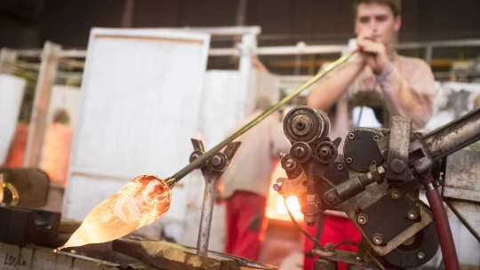 Sklárna Moser expanduje. Otevřela brusičskou dílnu v Novém Boru