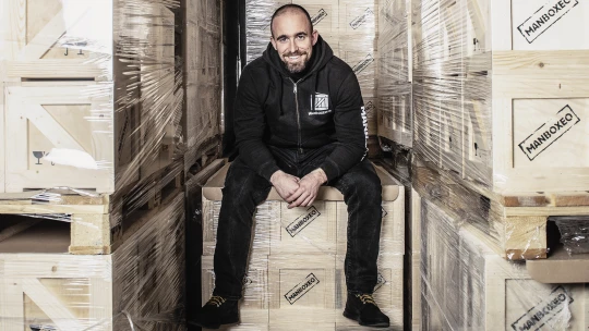 Dárky, na kterých se vybijete. Příběh o bedně, páčidlu a stamilionech korun