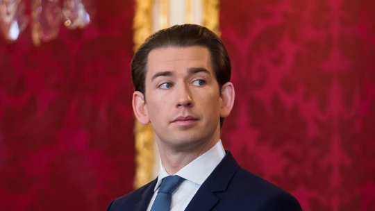 Z čela vlády rovnou do byznysu. Firmy mají expremiéry rády, ale pro stát je to riziko