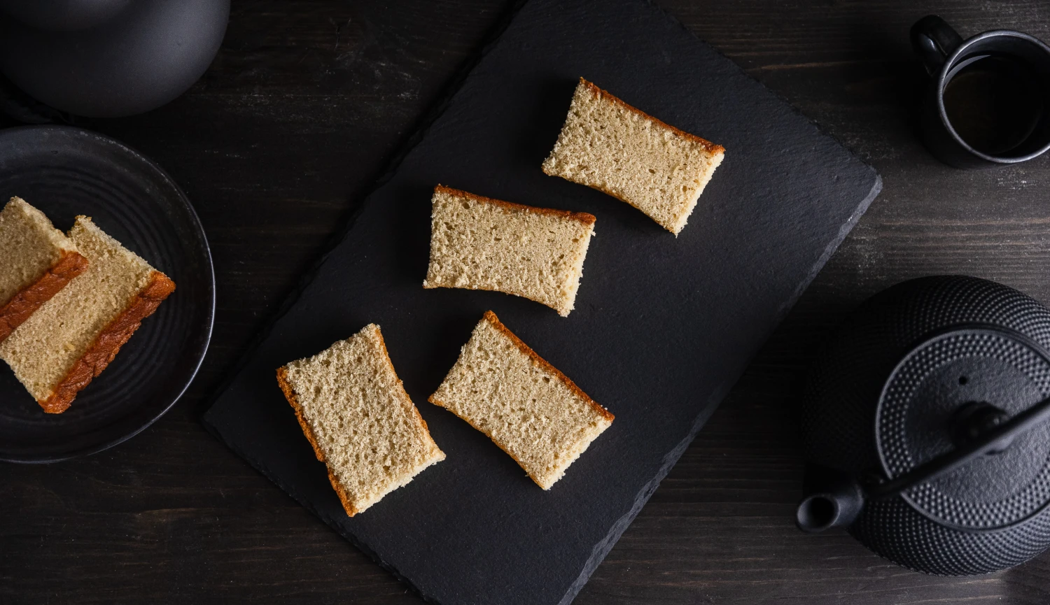 Japonská Castella (カステラ). Měkký medový chlebíček jen ze čtyř ingrediencí