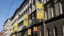 Ranní výběr: Huawei má vroubek, pošta počítá ztráty a zlato trhá rekordy