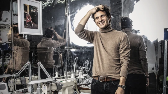 Byla to neuvěřitelná jízda, ale už stačilo. Návrhář Jiří Kalfař se rozhodl skončit s módou