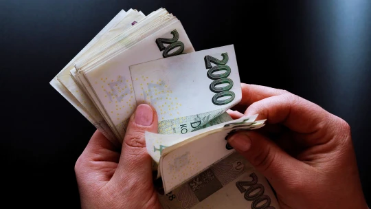 Proč svět kupuje české koruny? Chce kvalitu s&nbsp;vysokým výnosem