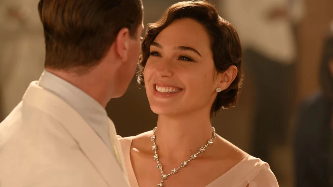 Hercule Poirot řeší případ jménem láska. Do kin dorazil po&nbsp;skandálech a&nbsp;se zpožděním